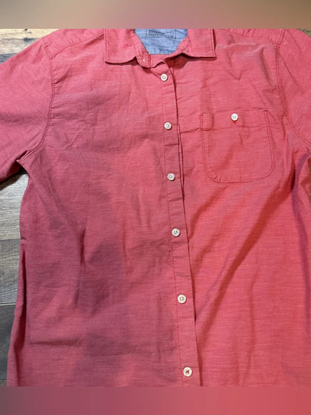 The North Face Men’s Size L Coral Red Short Sleeve Button Up Shirt